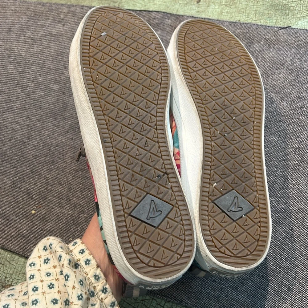 Sperry® Pier Wave Floral CVO Sneakers Size 7